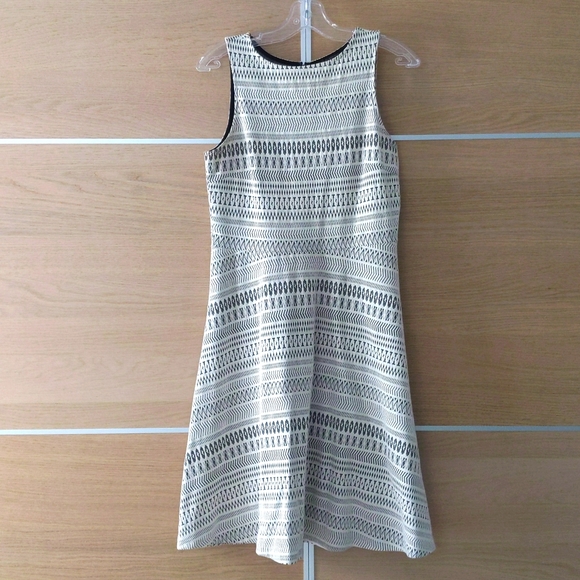 Banana Republic dress, size 6, black and white - Picture 1 of 5